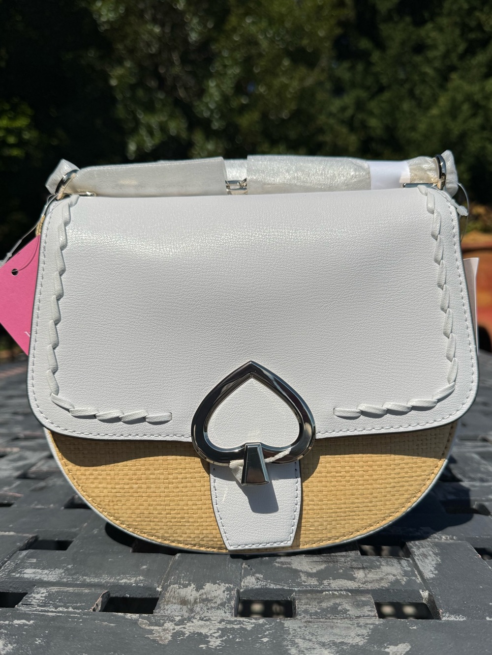 ❤️Kate Spade ♠️ NWT White and Tan Heart-Accent Crossbody Bag